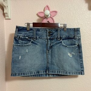 American Eagle Denim skirt ; size 8